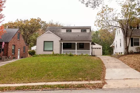 306 31st St, Des Moines, IA 50312