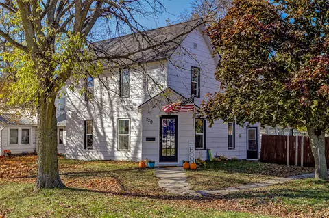 220 Maxwell St, Maxwell, IA 50161