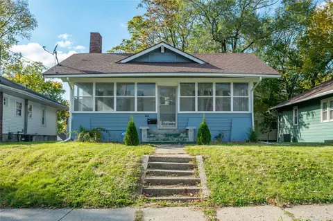 3118 1st St, Des Moines, IA 50313