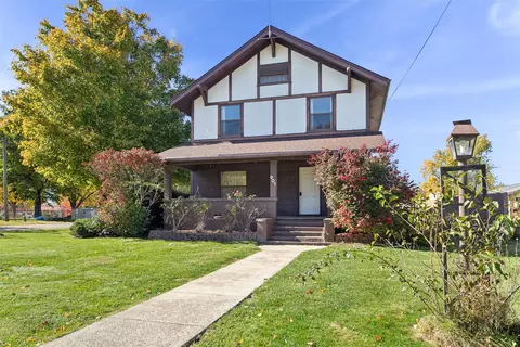 901 W 5th St, Perry, IA 50220