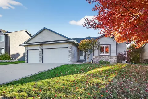 2211 SE Clover Ridge Dr, Ankeny, IA 50021