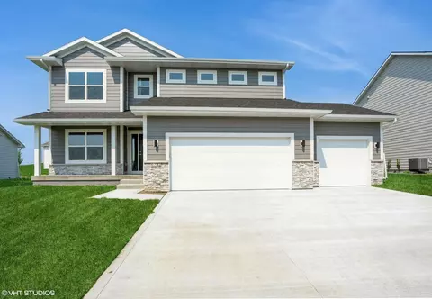 6732 Bright St, Johnston, IA 50131