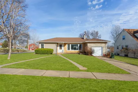 1804 Tremont St, Cedar Falls, IA 50613