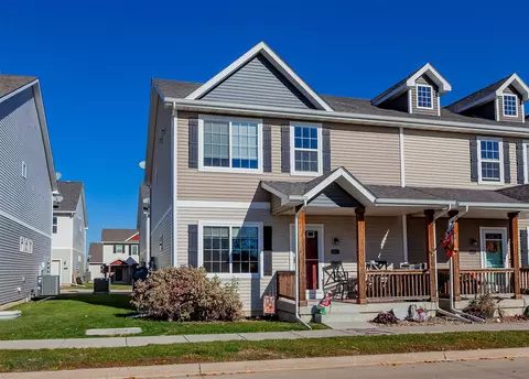 631 Kingston Ave, Norwalk, IA 50211