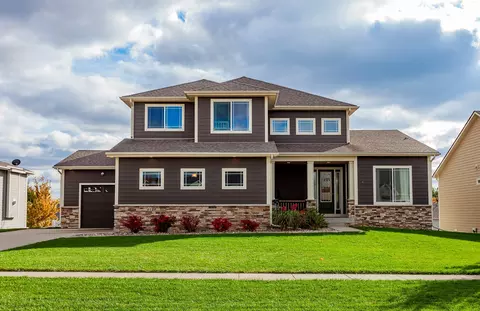6128 Acadia Dr, West Des Moines, IA 50266