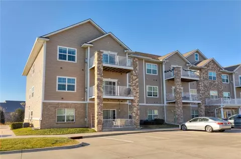 8350 Ep True Pkwy #2206, West Des Moines, IA 50266