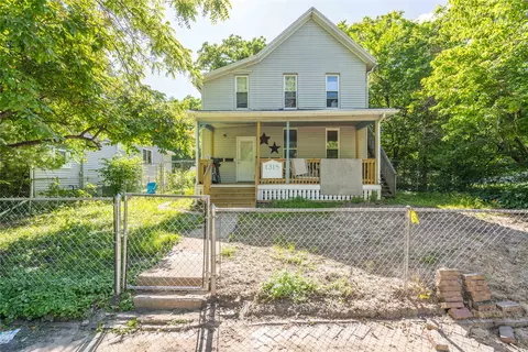 1318 23rd St, Des Moines, IA 50311