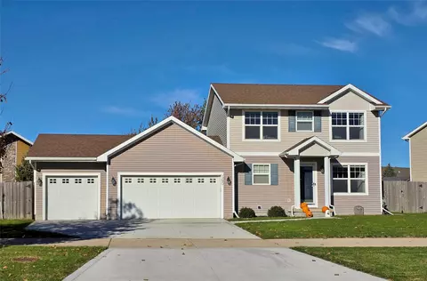 560 SE Waco Pl, Waukee, IA 50263