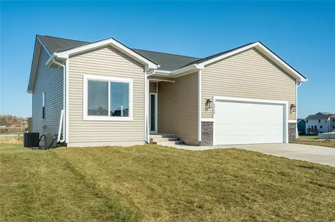 5065 Synergy St, Van Meter, IA 50261