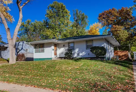 2901 E 38th Ct, Des Moines, IA 50317