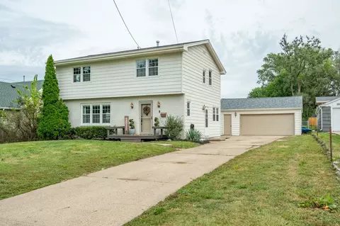 3945 38th St, Des Moines, IA 50310