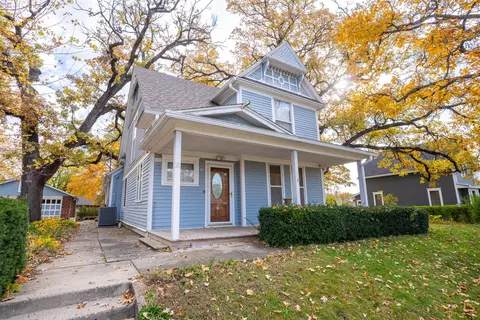 20 S Oak Park Ave, Colfax, IA 50054