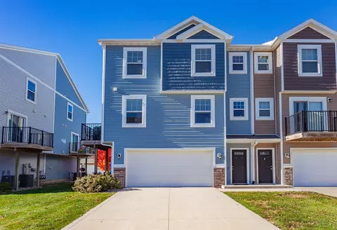 223 Burr Oak Ct, Norwalk, IA 50211