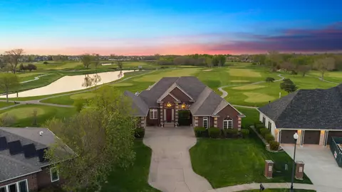 716 NE Pinnacle Ct, Ankeny, IA 50021