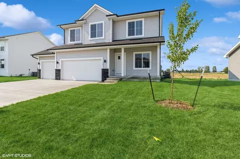 319 41st St SW, Altoona, IA 50009