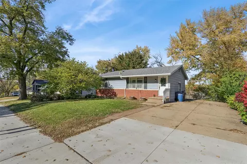 1207 Kenyon Ave, Des Moines, IA 50315