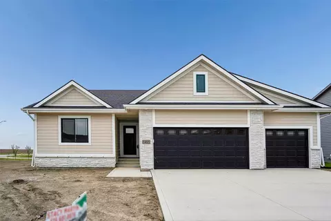 1485 NW Bull Run Ct, Waukee, IA 50263