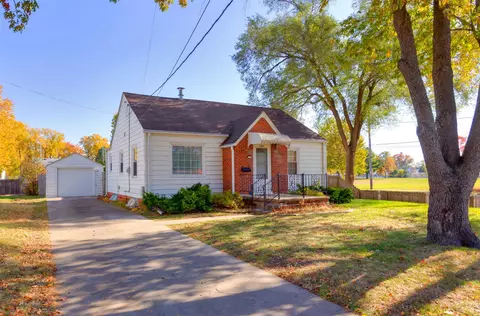 2301 50th St, Des Moines, IA 50310