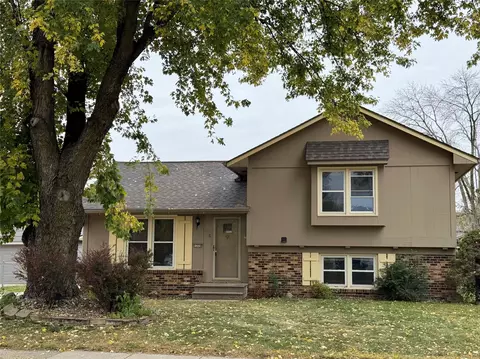1226 NW Beechwood St, Ankeny, IA 50023