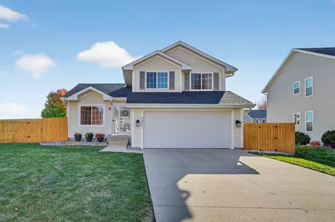 800 SE Melrose Dr, Waukee, IA 50263