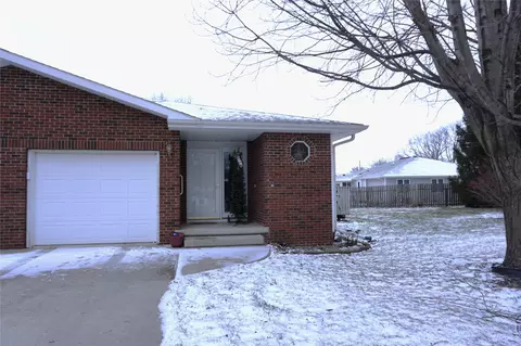 827 W Fremont St, Winterset, IA 50273