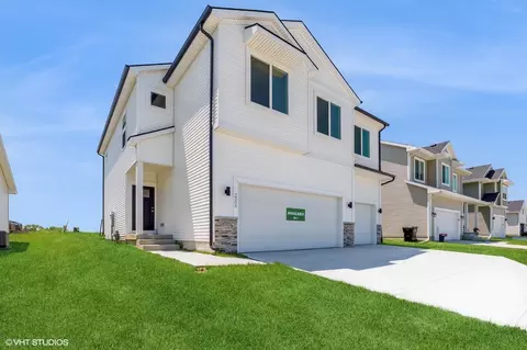 2304 Chan Dr, Adel, IA 50003