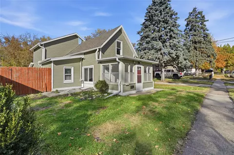 3832 13th St, Des Moines, IA 50313