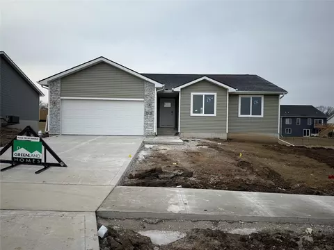 25128 Bluebird Cir, Adel, IA 50003