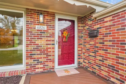6826 Colby Ave, Windsor Heights, IA 50324
