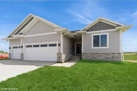 1395 NW Steven St, Waukee, IA 50263