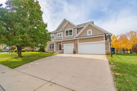 2826 147th St, Urbandale, IA 50323