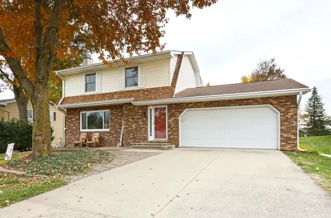 2423 Iowa St, Perry, IA 50220