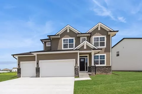 2310 NW 29th St, Ankeny, IA 50023