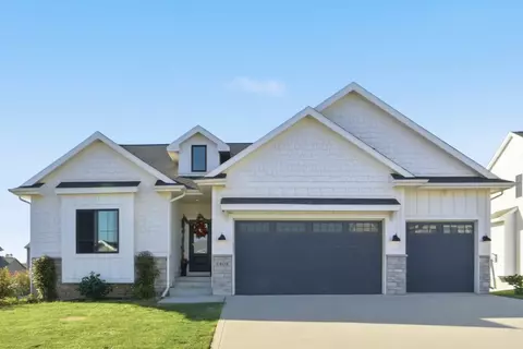 1404 S 10th St, Adel, IA 50003