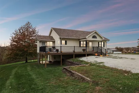168 Indiana Dr, Pleasantville, IA 50225