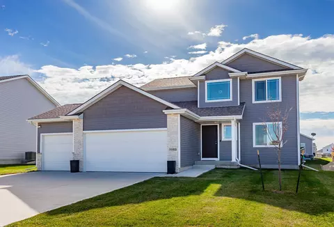 3105 NW 27th Cir, Ankeny, IA 50023