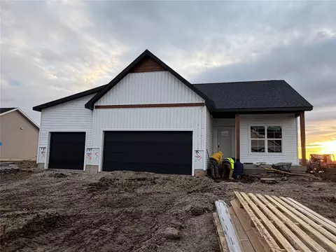 1105 Nevada St, Nevada, IA 50201