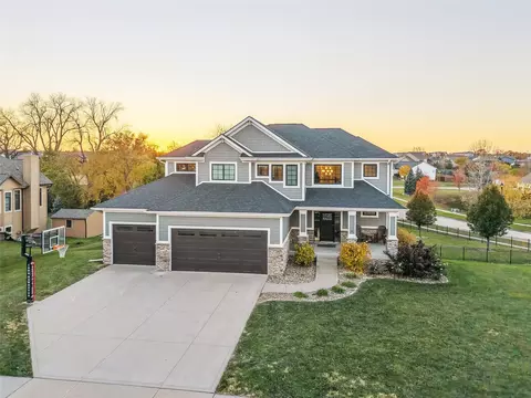 7628 Silverstone Ct, Johnston, IA 50131
