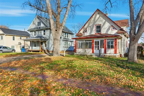 1225 E 13th St, Des Moines, IA 50316