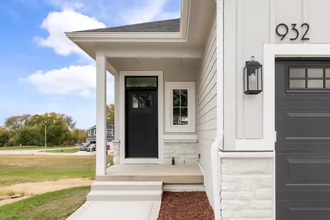 932 Roosevelt St, Polk City, IA 50226