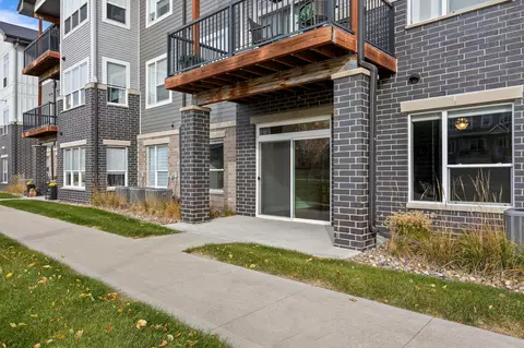 9065 Bishop Dr #111, West Des Moines, IA 50266