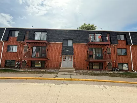 607 S R St #2, Indianola, IA 50125