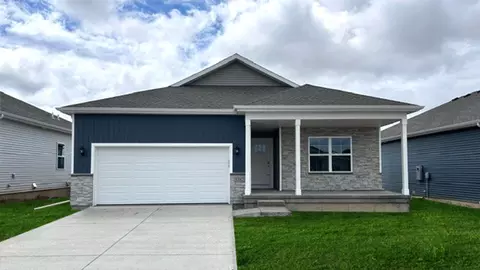 5111 168th St, Urbandale, IA 50322