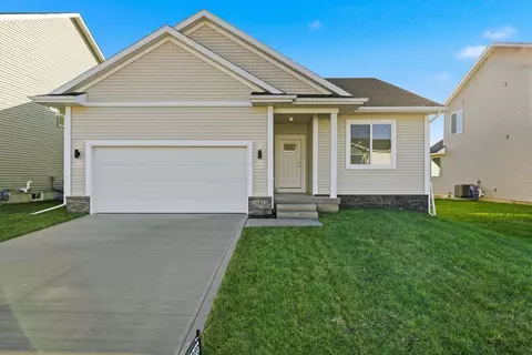 14242 Northpark Dr, Urbandale, IA 50323