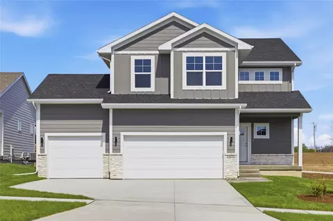 1476 S 91st St, West Des Moines, IA 50266