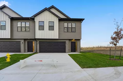 1382 Meadow Rose Pl, Waukee, IA 50263