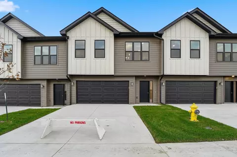 1376 Meadow Rose Pl, Waukee, IA 50263