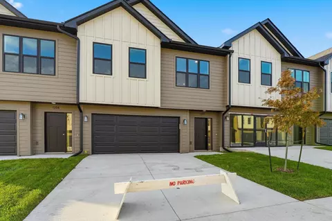 1362 Meadow Rose Pl, Waukee, IA 50263