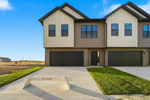 1356 Meadow Rose Pl, Waukee, IA 50263