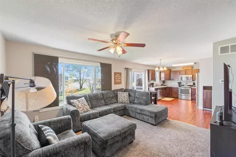 2880 Park Pl, Norwalk, IA 50211